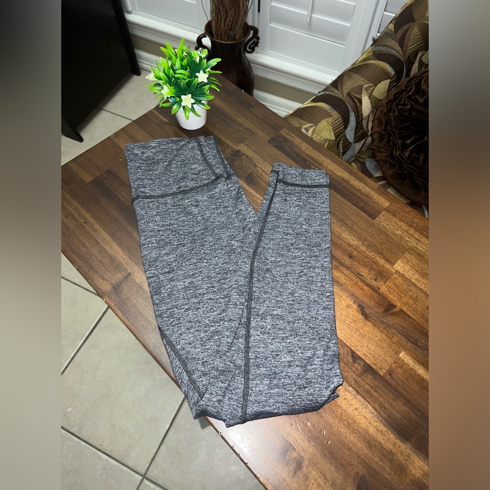 Lululemon Womens Legging Gray‎ Size 8 Lenght 36”